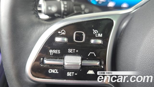 Mercedes-Benz GLC-Class GLC300e 4MATIC