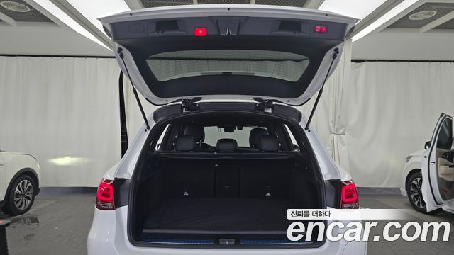 Mercedes-Benz GLC-Class GLC300e 4MATIC