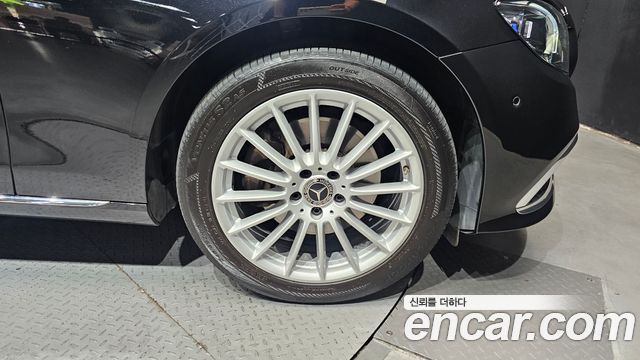 Mercedes-Benz E-Class E220d 4MATIC Exclusive