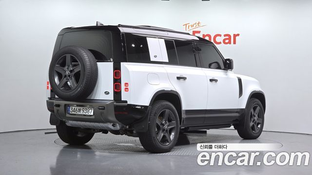 Land Rover Defender 110 P300 X-Dynamic SE