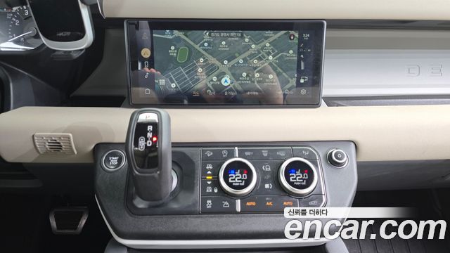 Land Rover Defender 110 P300 X-Dynamic SE