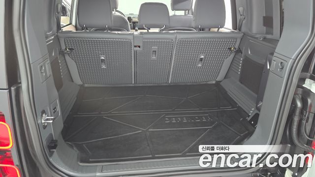 Land Rover Defender 110 P300 X-Dynamic SE