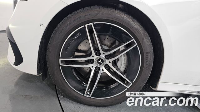 Mercedes-Benz E-Class E200 AMG Line
