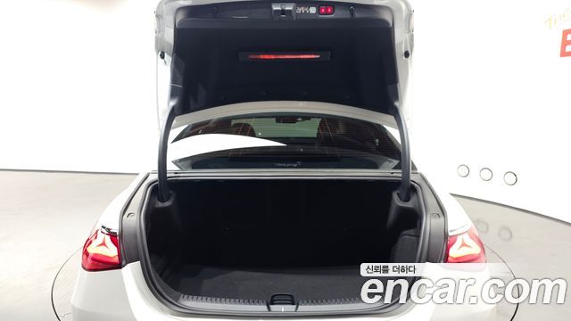 Mercedes-Benz E-Class E200 AMG Line