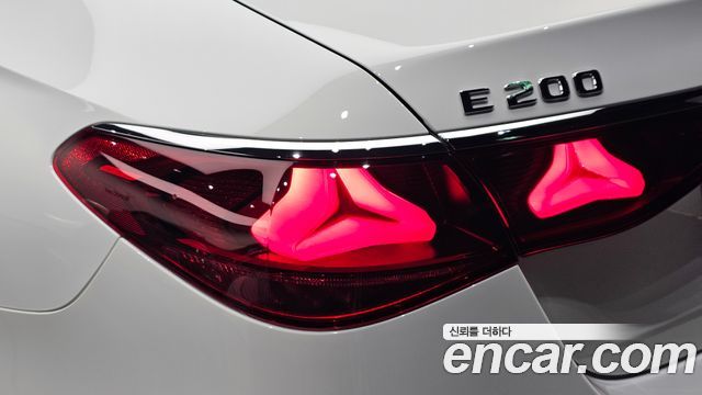 Mercedes-Benz E-Class E200 AMG Line