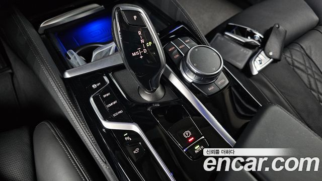 BMW 5-Series 530i xDrive Luxury