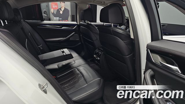 BMW 5-Series 530i xDrive Luxury