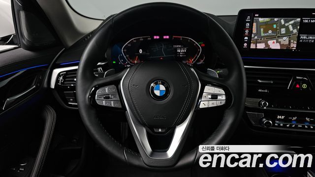 BMW 5-Series 530i xDrive Luxury