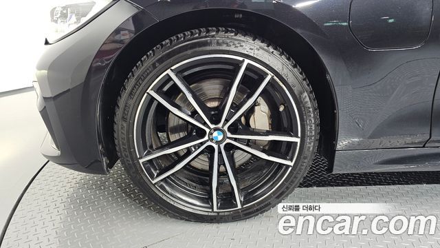 BMW 3-Series 330e M Sport