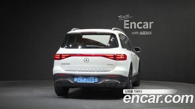 Mercedes-Benz EQB EQB300 4MATIC AMG Line