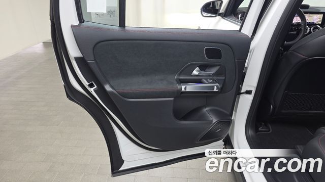 Mercedes-Benz EQB EQB300 4MATIC AMG Line