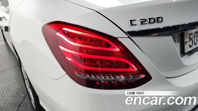 Mercedes-Benz C-Class C200