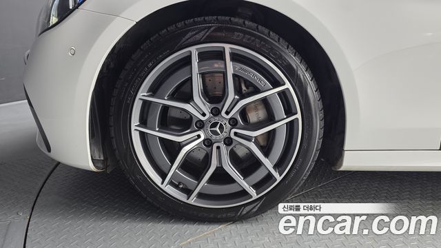 Mercedes-Benz E-Class E220d 4MATIC AMG Line