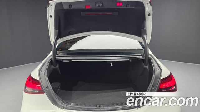 Mercedes-Benz E-Class E220d 4MATIC AMG Line