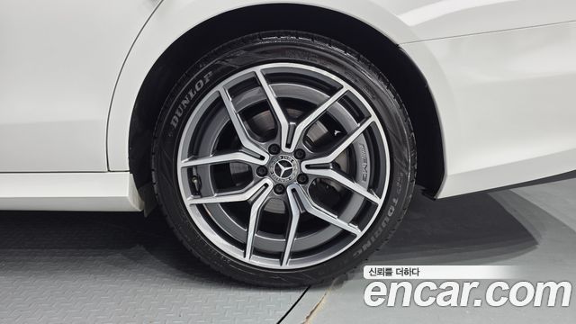 Mercedes-Benz E-Class E220d 4MATIC AMG Line