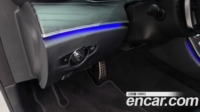 Mercedes-Benz E-Class E220d 4MATIC AMG Line