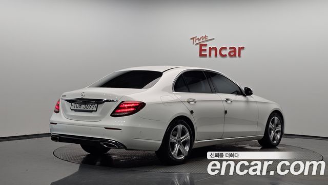 Mercedes-Benz E-Class E200 Avantgarde