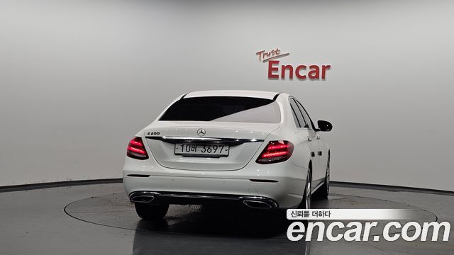 Mercedes-Benz E-Class E200 Avantgarde