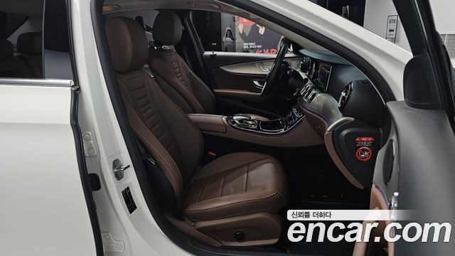 Mercedes-Benz E-Class E200 Avantgarde