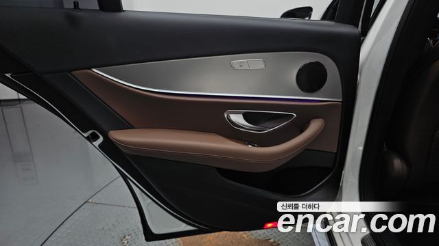 Mercedes-Benz E-Class E200 Avantgarde