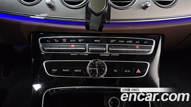 Mercedes-Benz E-Class E200 Avantgarde