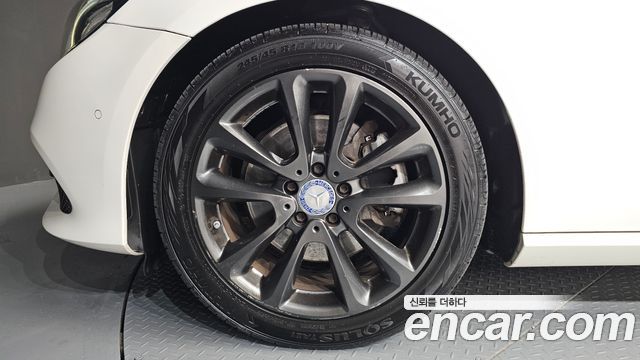 Mercedes-Benz E-Class E220d Avantgarde