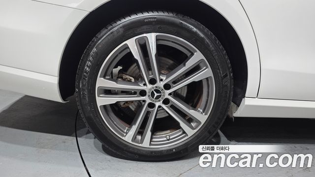 Mercedes-Benz E-Class E250 Avantgarde