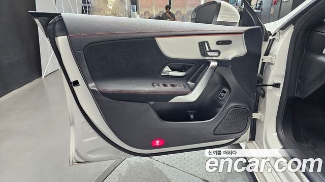 Mercedes-Benz CLA-Class CLA250 4MATIC