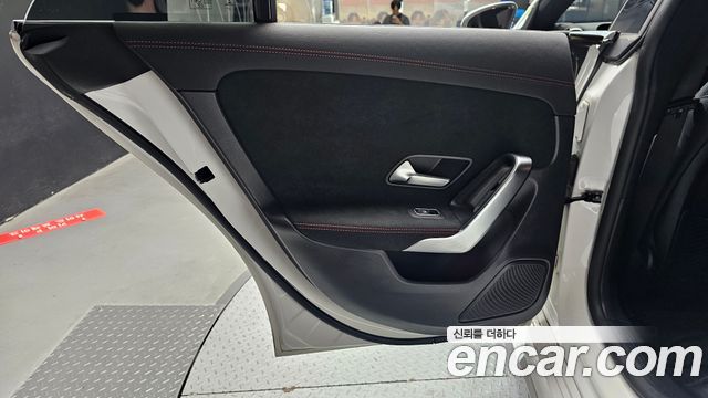 Mercedes-Benz CLA-Class CLA250 4MATIC