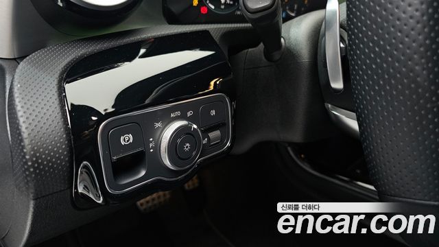 Mercedes-Benz CLA-Class CLA250 4MATIC