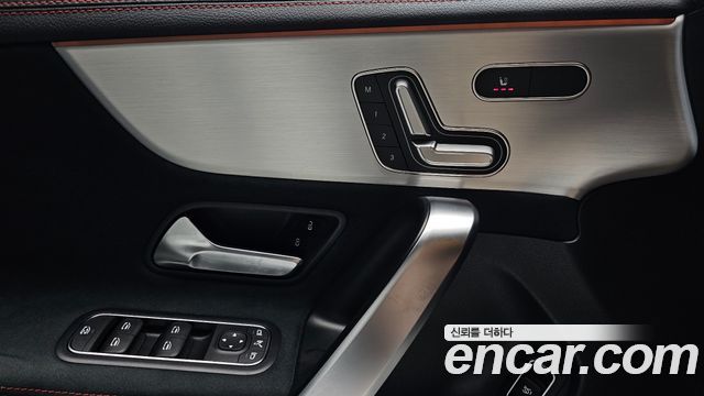 Mercedes-Benz CLA-Class CLA250 4MATIC