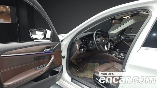 BMW 5-Series 520d Luxury Plus