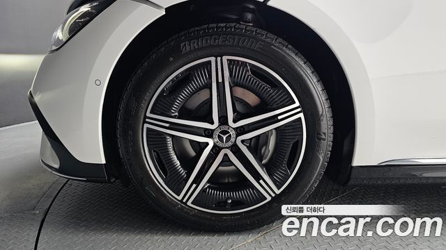 Mercedes-Benz EQE EQE350+