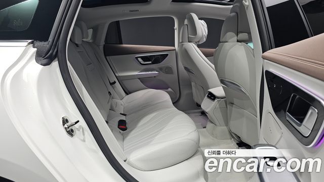 Mercedes-Benz EQE EQE350+