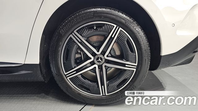 Mercedes-Benz EQE EQE350+