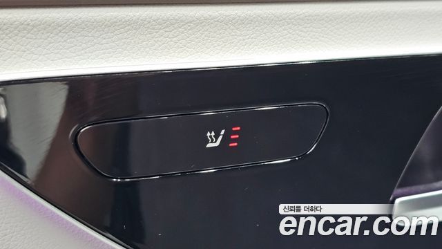 Mercedes-Benz EQE EQE350+