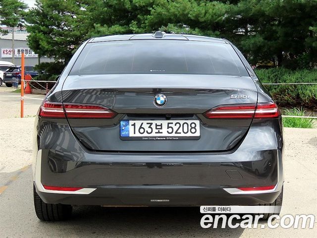BMW 5-Series 520i