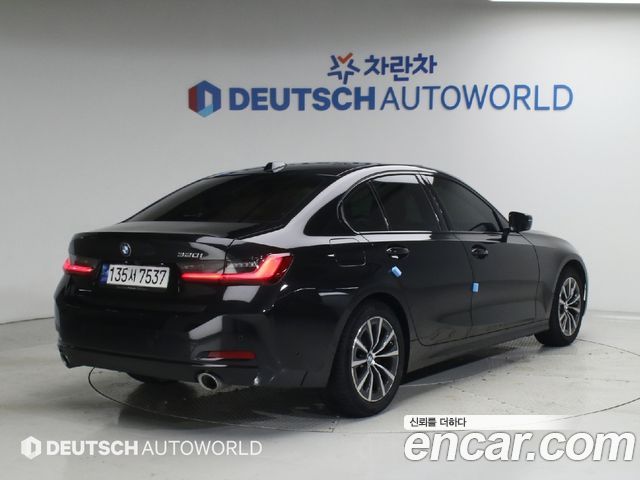 BMW 3-Series 320i