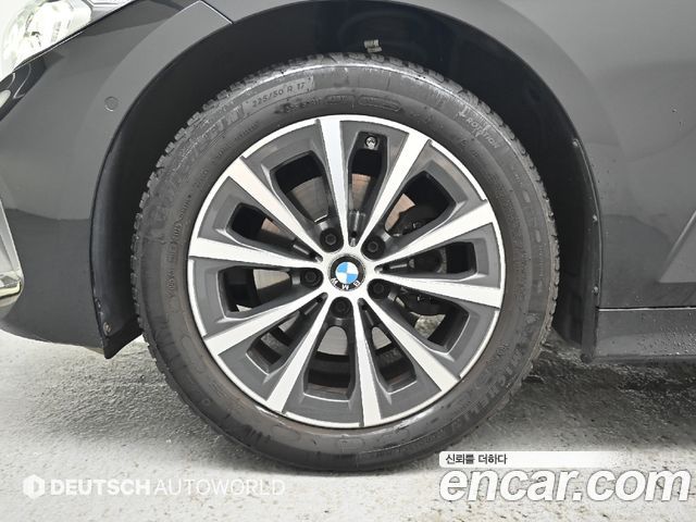 BMW 3-Series 320i