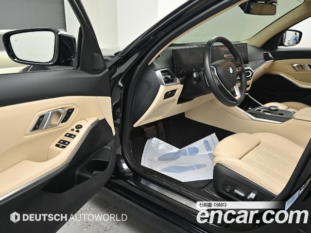 BMW 3-Series 320i