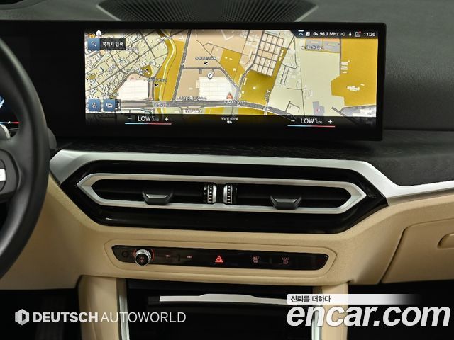 BMW 3-Series 320i