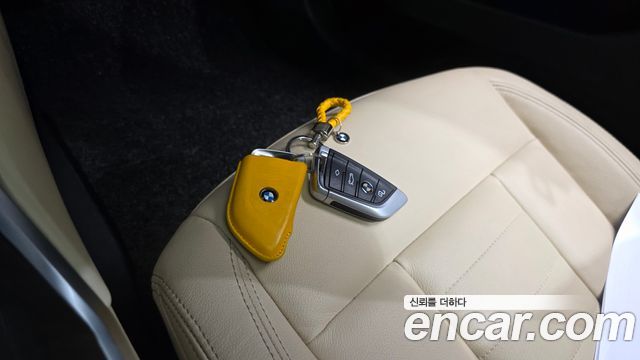 BMW 3-Series 330i Luxury