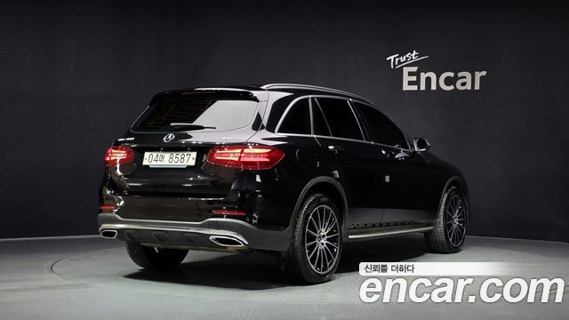 Mercedes-Benz GLC-Class GLC300 4MATIC AMG Line