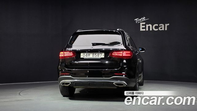 Mercedes-Benz GLC-Class GLC300 4MATIC AMG Line