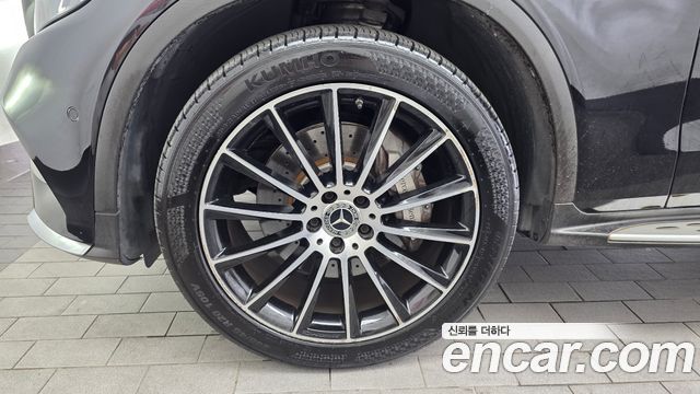 Mercedes-Benz GLC-Class GLC300 4MATIC AMG Line