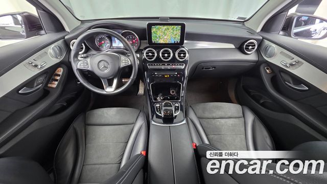 Mercedes-Benz GLC-Class GLC300 4MATIC AMG Line