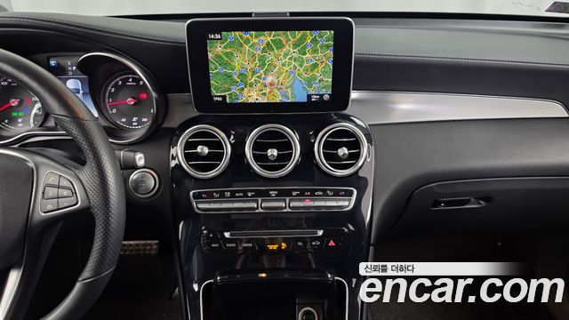 Mercedes-Benz GLC-Class GLC300 4MATIC AMG Line