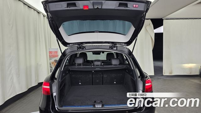 Mercedes-Benz GLC-Class GLC300 4MATIC AMG Line
