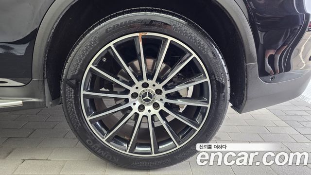 Mercedes-Benz GLC-Class GLC300 4MATIC AMG Line