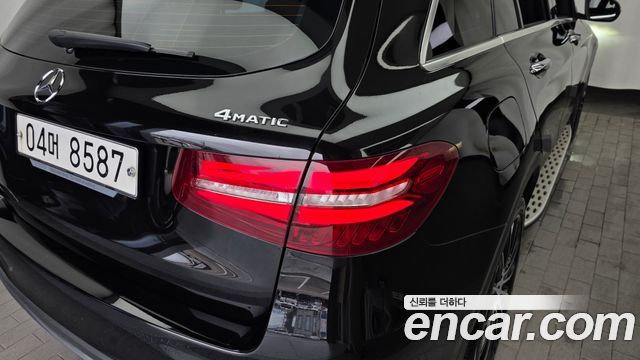 Mercedes-Benz GLC-Class GLC300 4MATIC AMG Line
